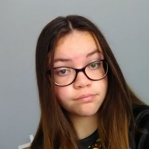 Meet your Posher, Hayley